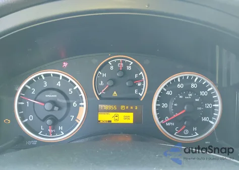 2013 Nissan Armada Sv z USA, uszkodzony, nr VIN 5N1BA0NDXDN605147